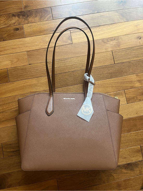 Michael Kors Handbags - Michael Kors Marilyn Shoulder Bag